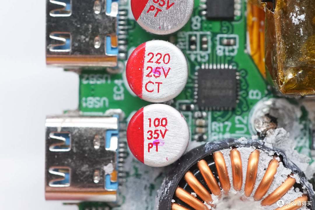 279的售价值不值得买？安克130W六口桌面充Mini拆解