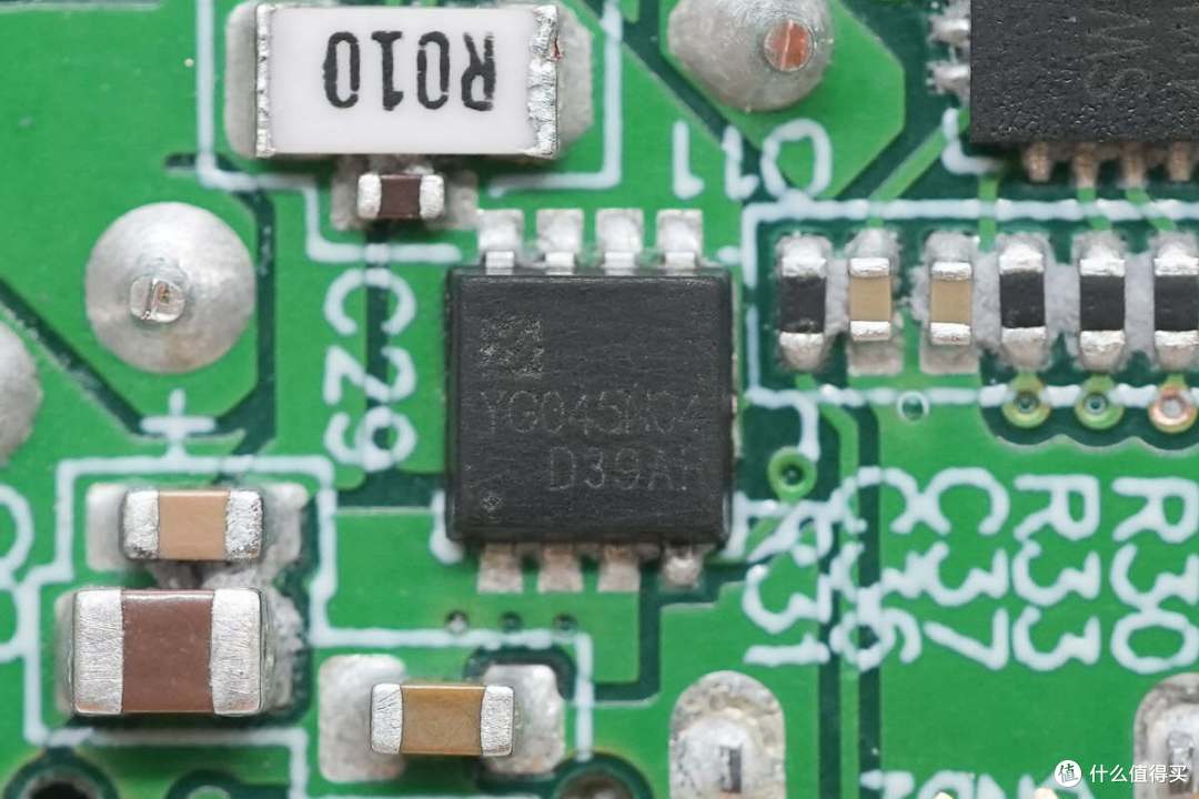 279的售价值不值得买？安克130W六口桌面充Mini拆解