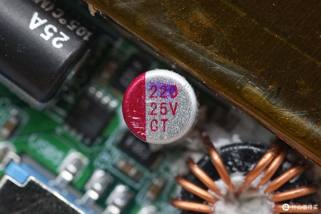 279的售价值不值得买？安克130W六口桌面充Mini拆解