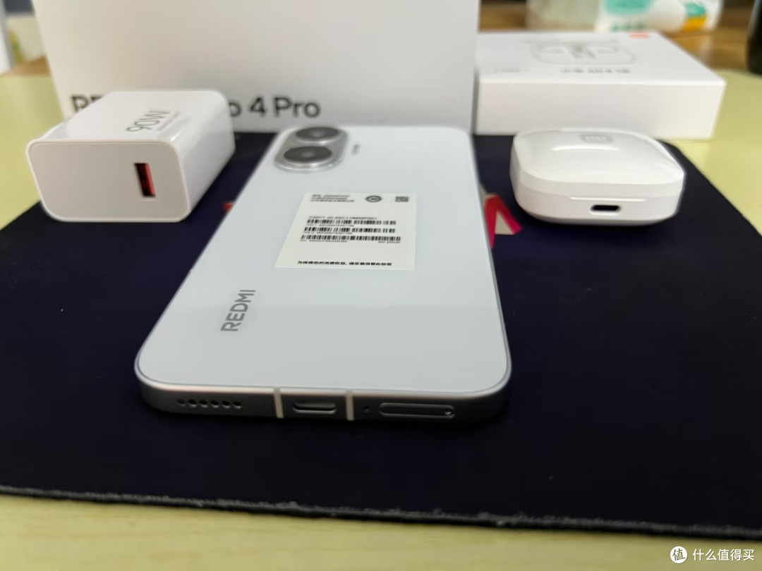 第一次用小米就被圈粉：Redmi Turbo4 Pro配置更打动人