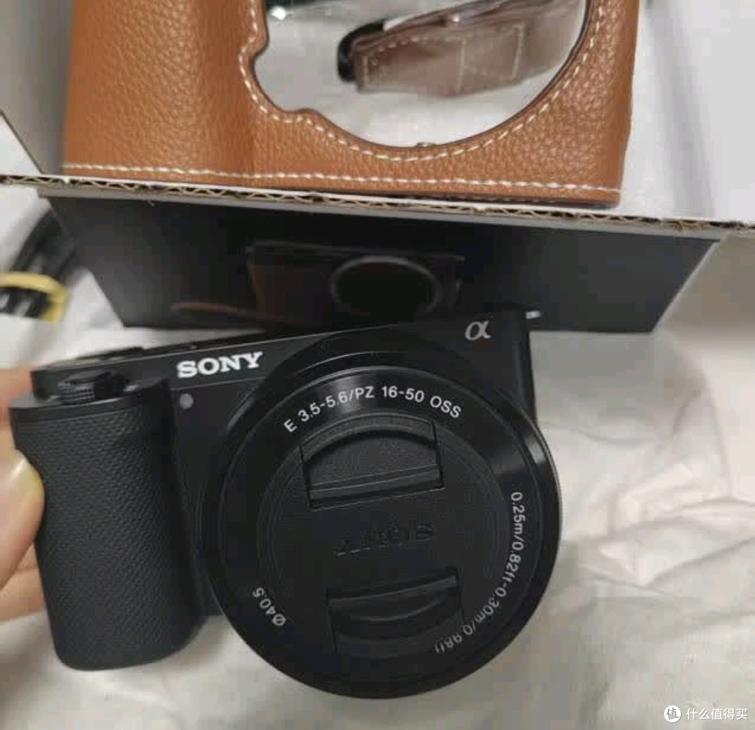 索尼ZV-E10L白色套装:VLOG达人的高颜值拍摄神器📸