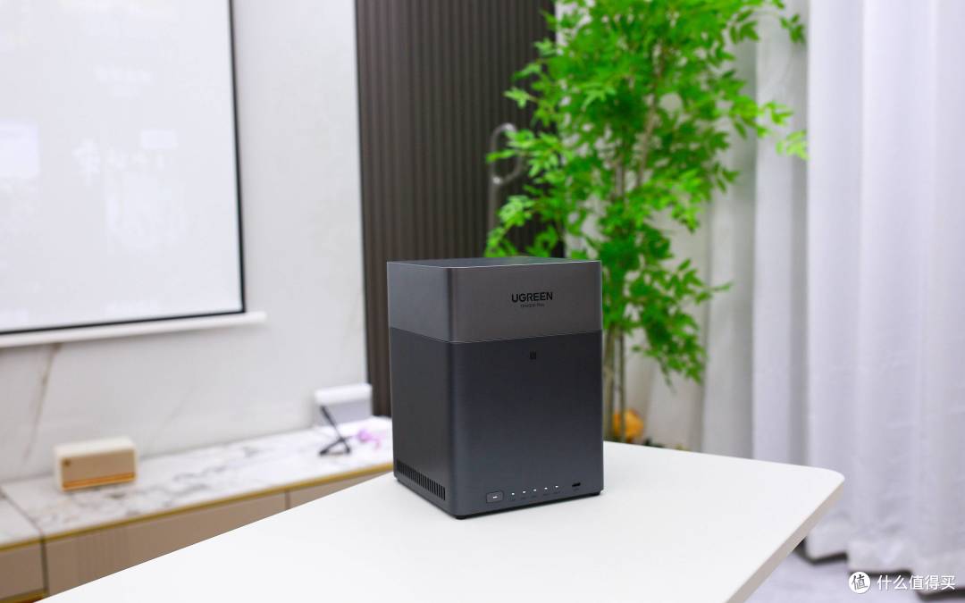 进一步降低NAS门槛,重塑千元四盘位NAS市场——绿联DH4300 Plus