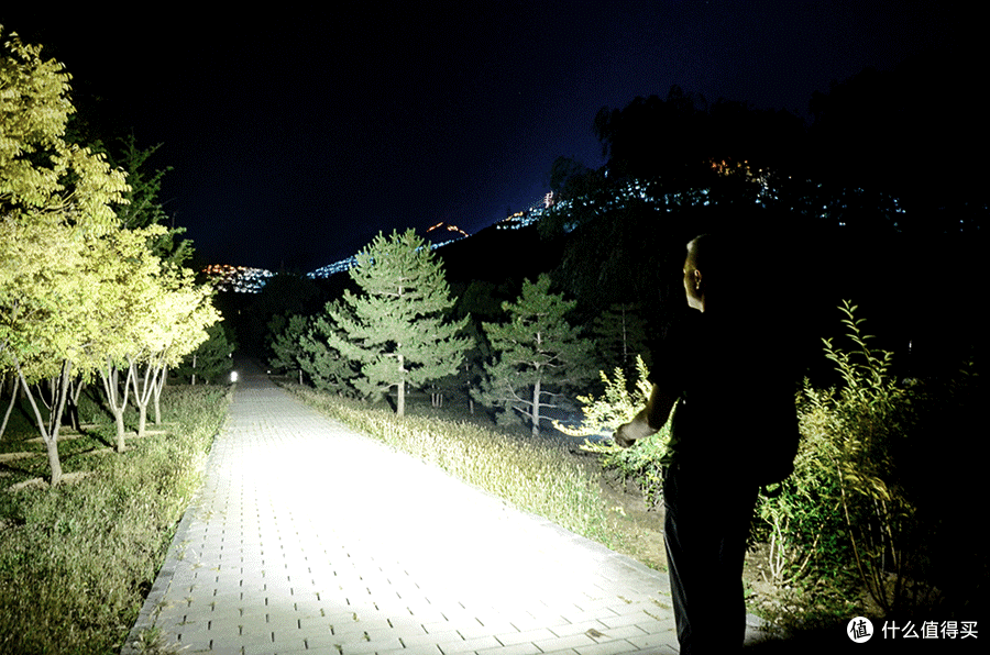 赛博紫傲世而来,丝滑控以爱为光:傲雷SEEKER4 Pro