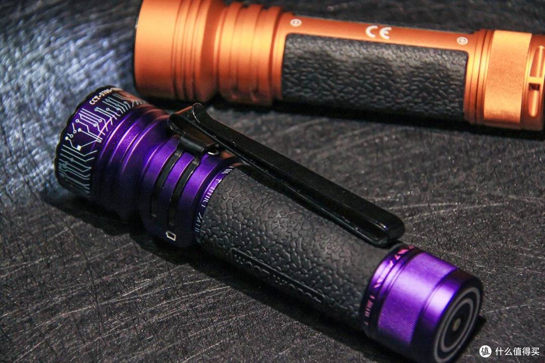 赛博紫傲世而来,丝滑控以爱为光:傲雷SEEKER4 Pro
