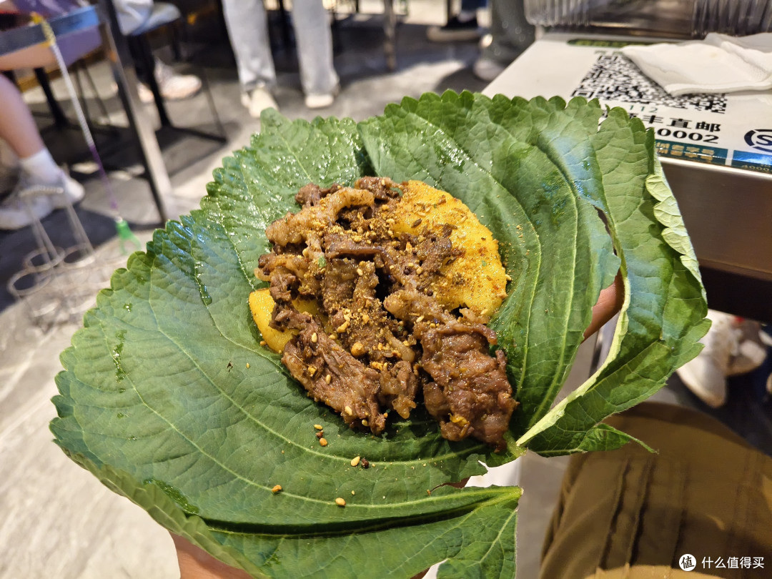 三人狂炫2斤肉!丹顶鸽我,齐齐哈尔烤肉封神!
