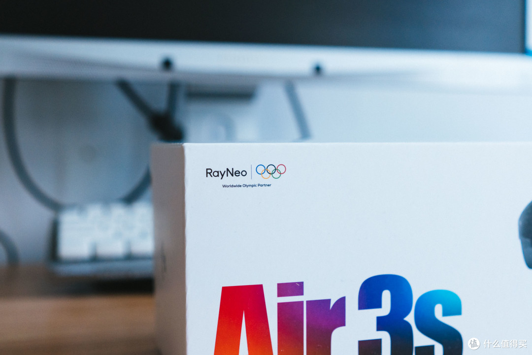 藏在口袋里的巨幕影院——雷鸟Air3S口袋电视