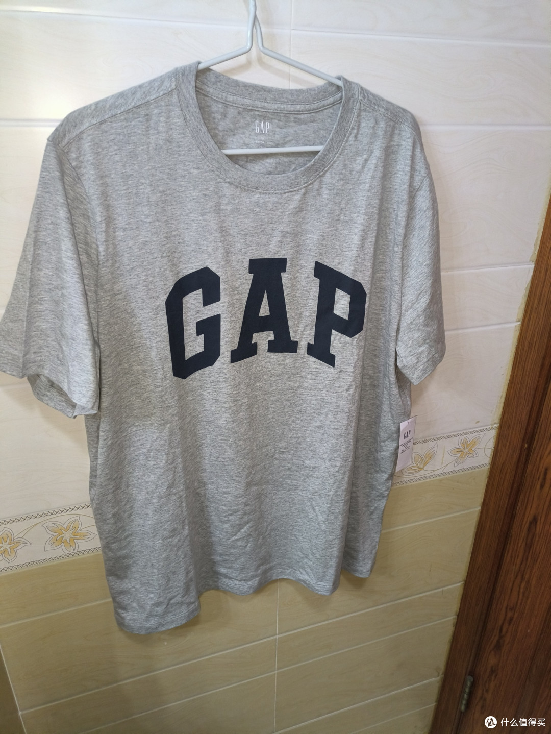 26元Gap美版短袖开箱，完美做工但需选对尺码