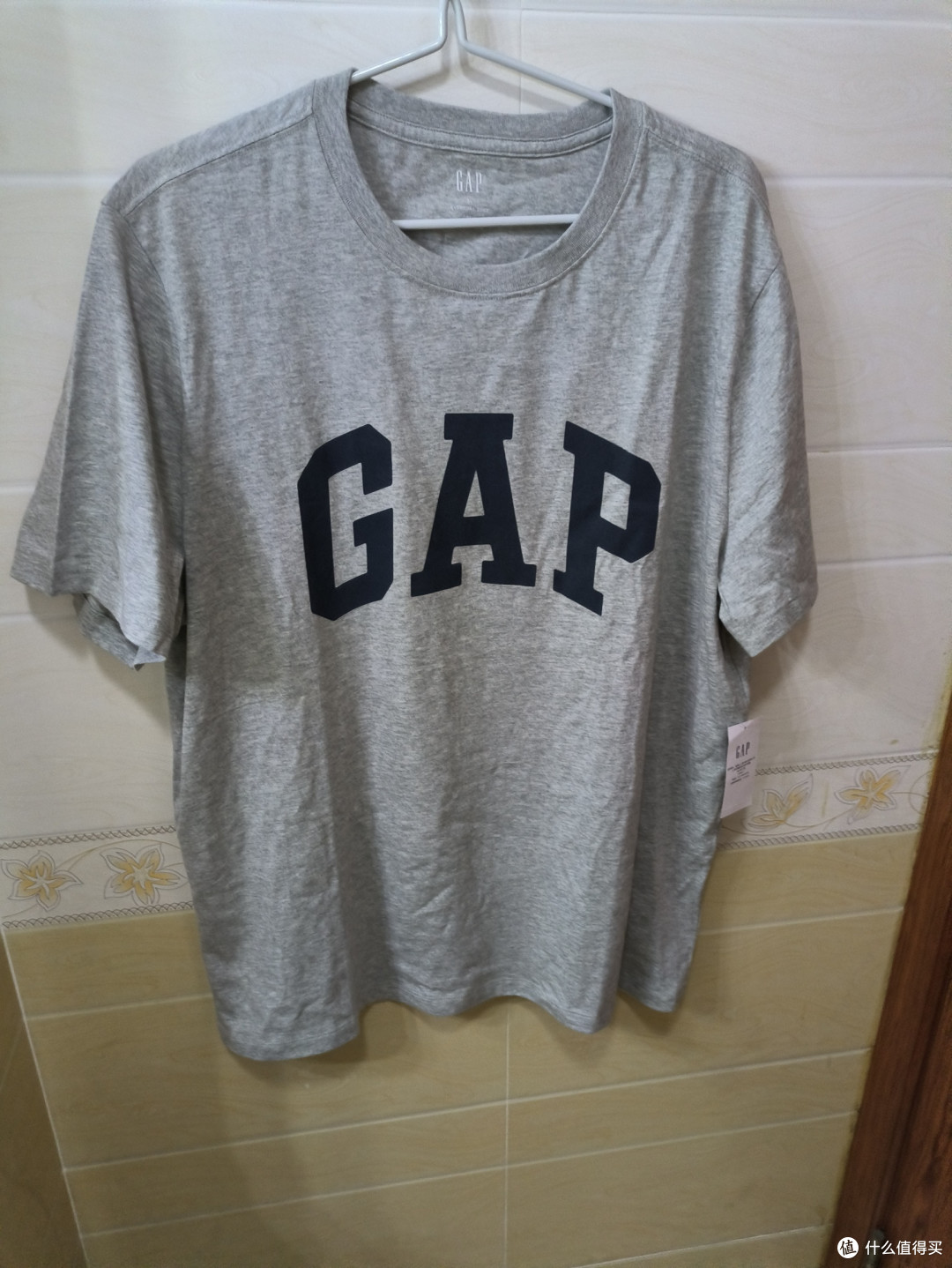 26元Gap美版短袖开箱，完美做工但需选对尺码