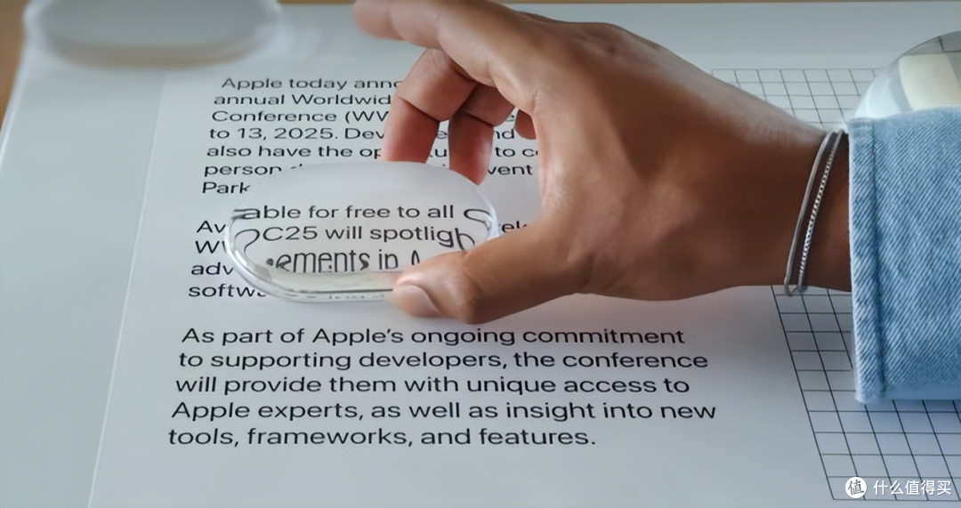 苹果WWDC25现场直击：液态玻璃美翻全场，AI却还在加载中...