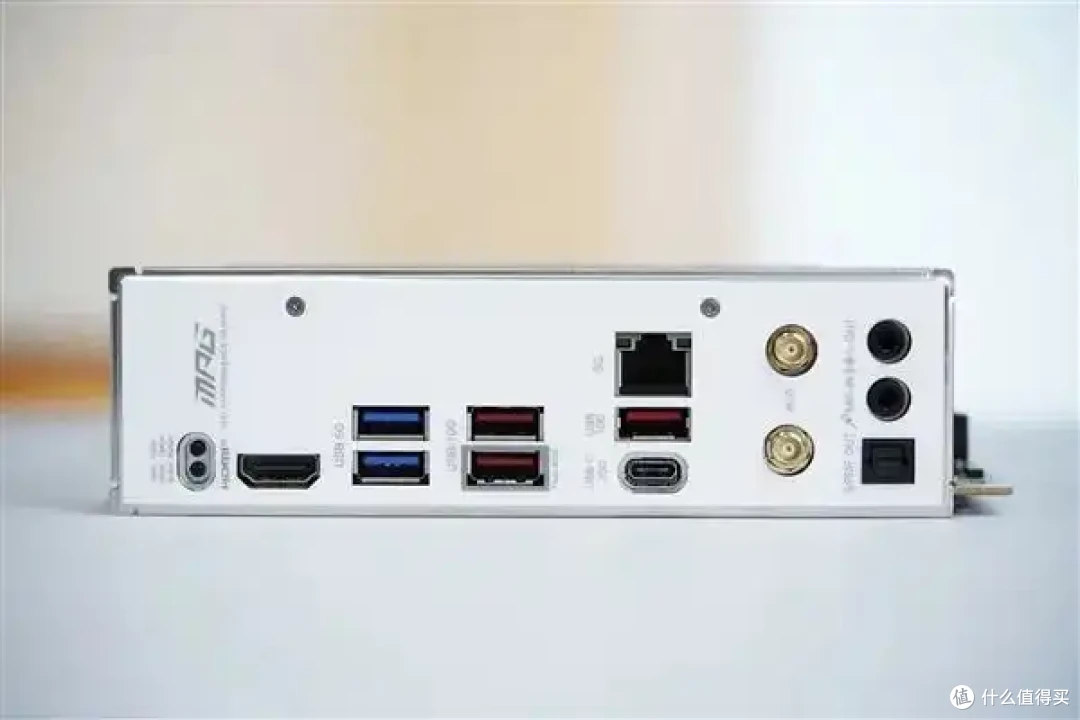 技嘉经典超频主板回归!竟然有超级复古PS/2接口