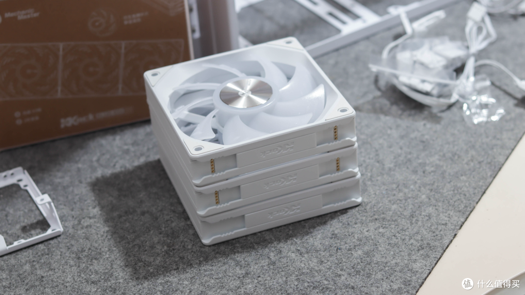 既好看又便宜!如何用一台中端手机预算打造MATX性能主机?