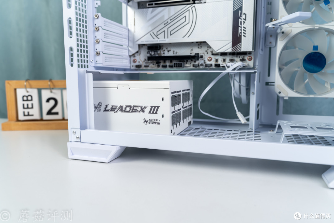 九宫格盲插接口,好看又易用,振华LEADEX PROA1000W金牌电源拆解