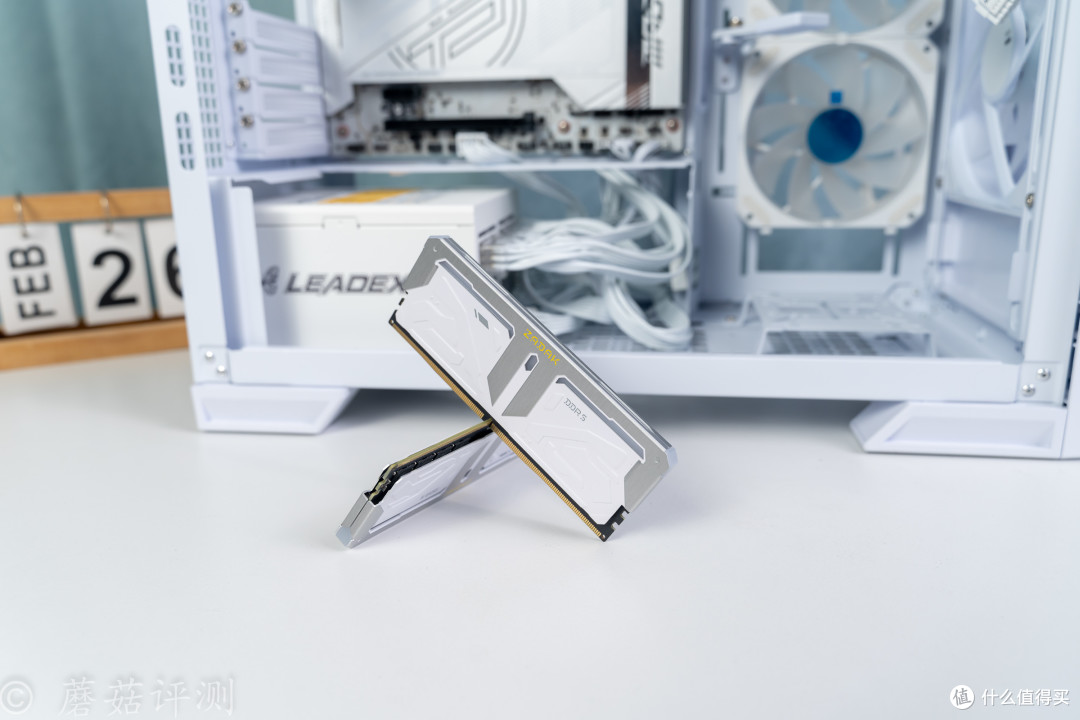 九宫格盲插接口,好看又易用,振华LEADEX PROA1000W金牌电源拆解