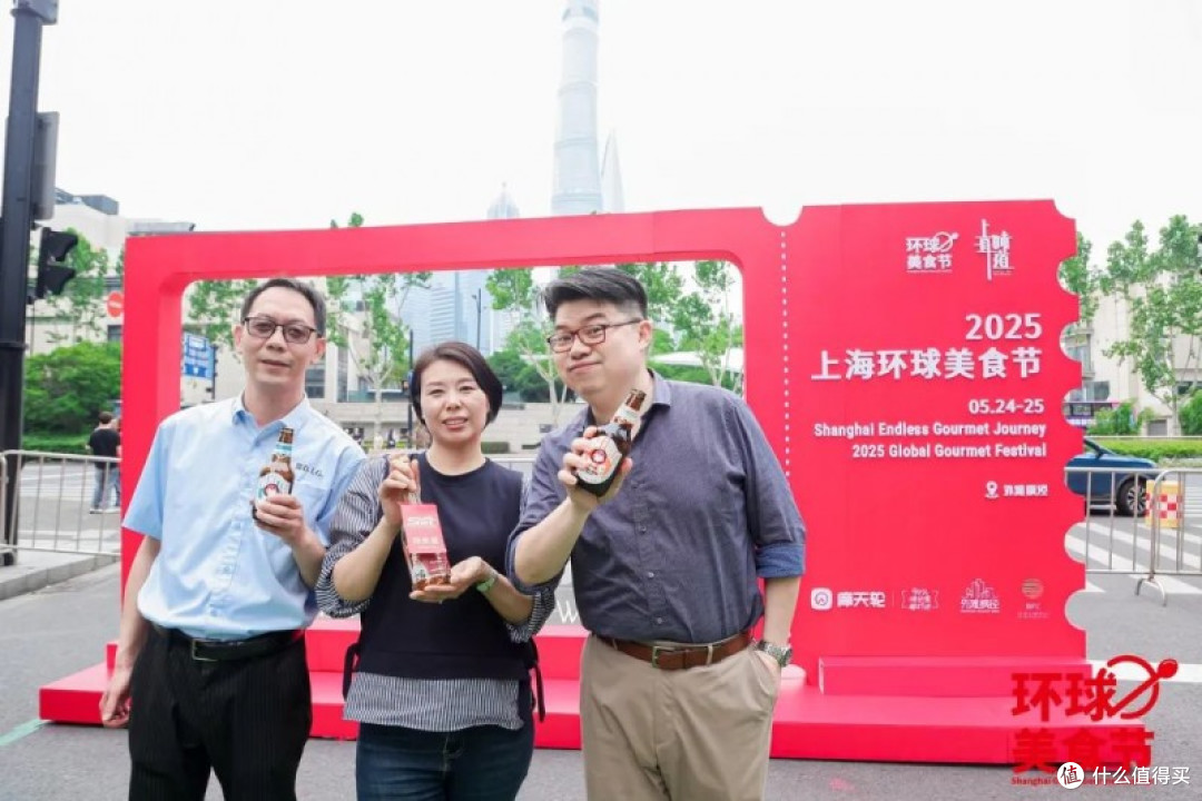 上海环球美食节外滩热力开场 摩天轮“大票根”商文旅联动趋势