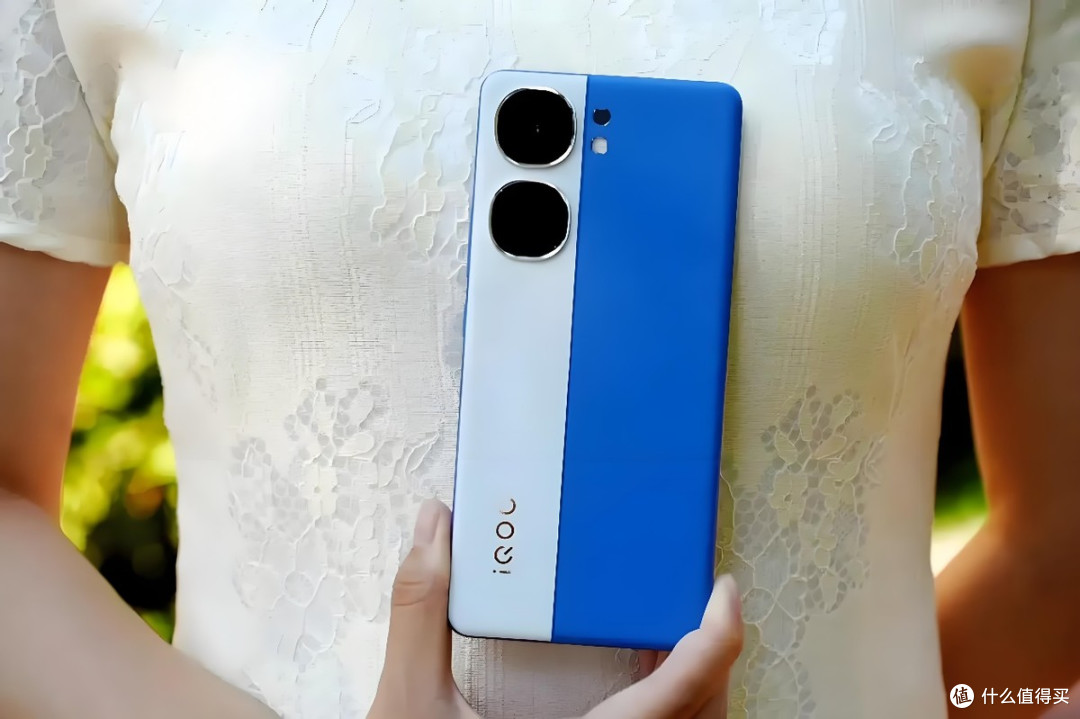 vivo打响“618价格战”:16GB+512GB+骁龙8Gen3,跌至1852元?