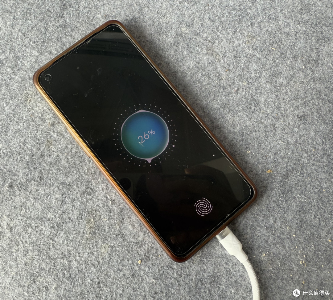 双接口兼容性:“安卓iPhone通吃!西圣K1磁吸线兼容神器”