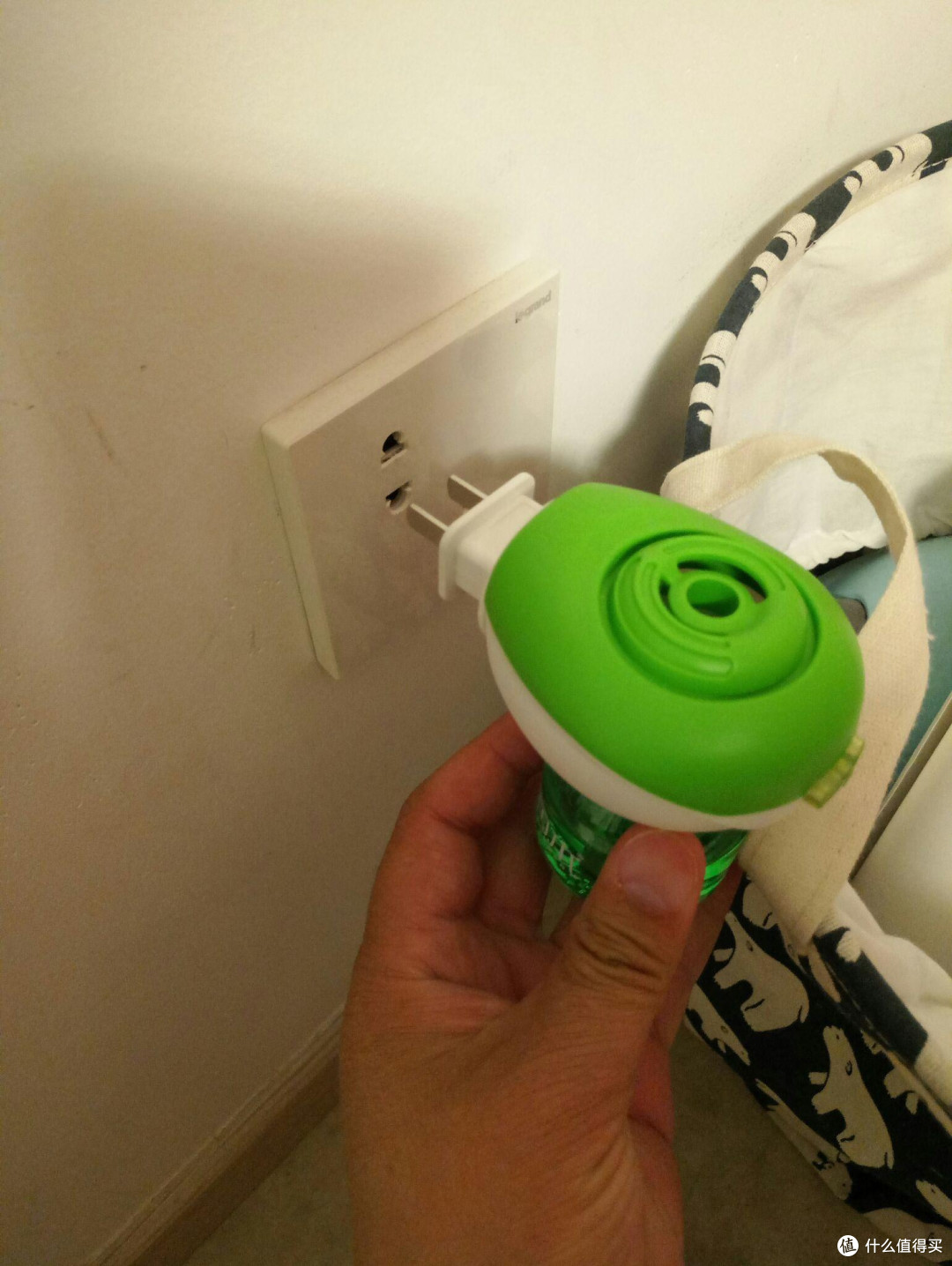 原来电蚊香液插头是可以旋转的!?不会只有我一个人才知道吧?
