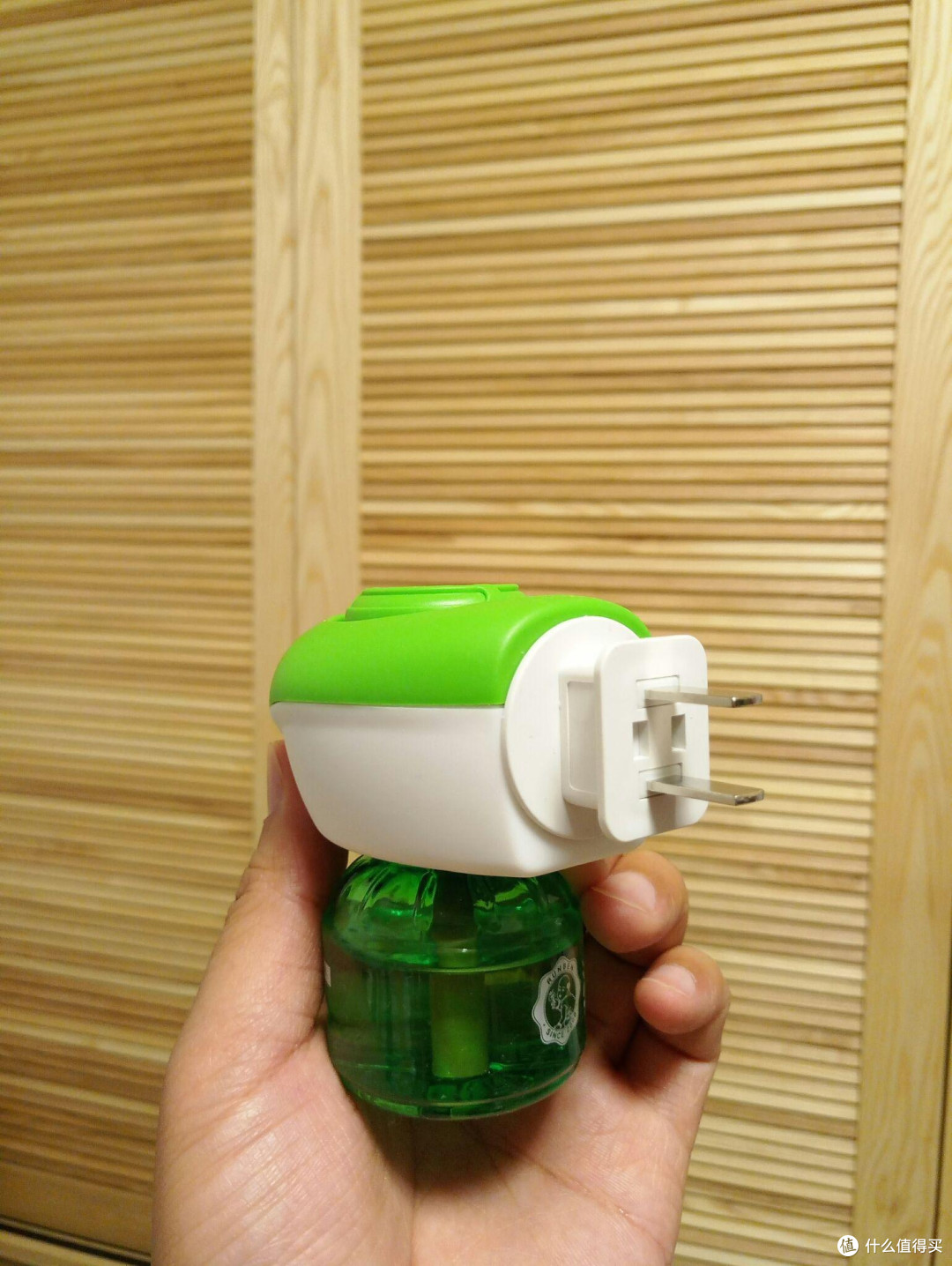 原来电蚊香液插头是可以旋转的！？不会只有我一个人才知道吧？