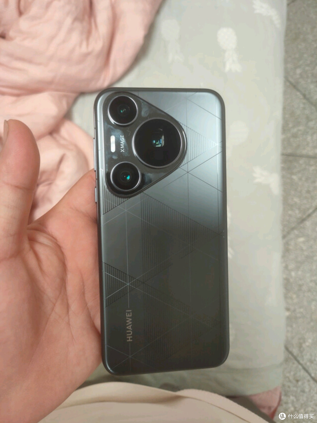 华为Pura80对比竞品:价格与性价比大比拼