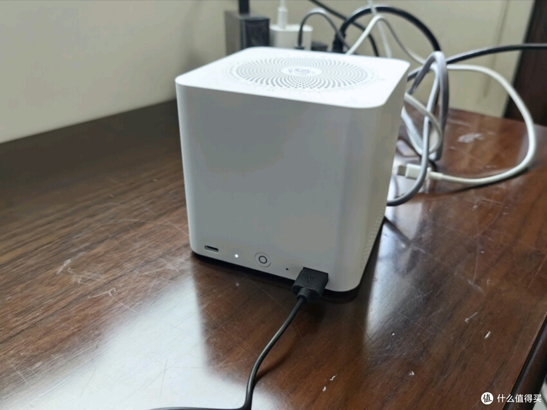 全闪 NAS 现在值不值?聊聊我的看法,这款新品有点意思