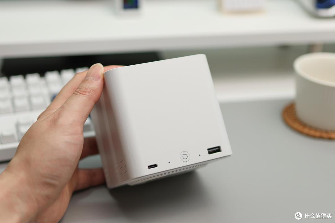 小巧静音,才卖1000出头,6盘位全闪零刻ME mini,家用NAS就它了