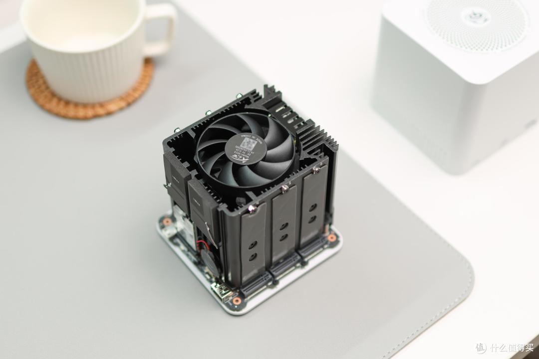 小巧静音,才卖1000出头,6盘位全闪零刻ME mini,家用NAS就它了
