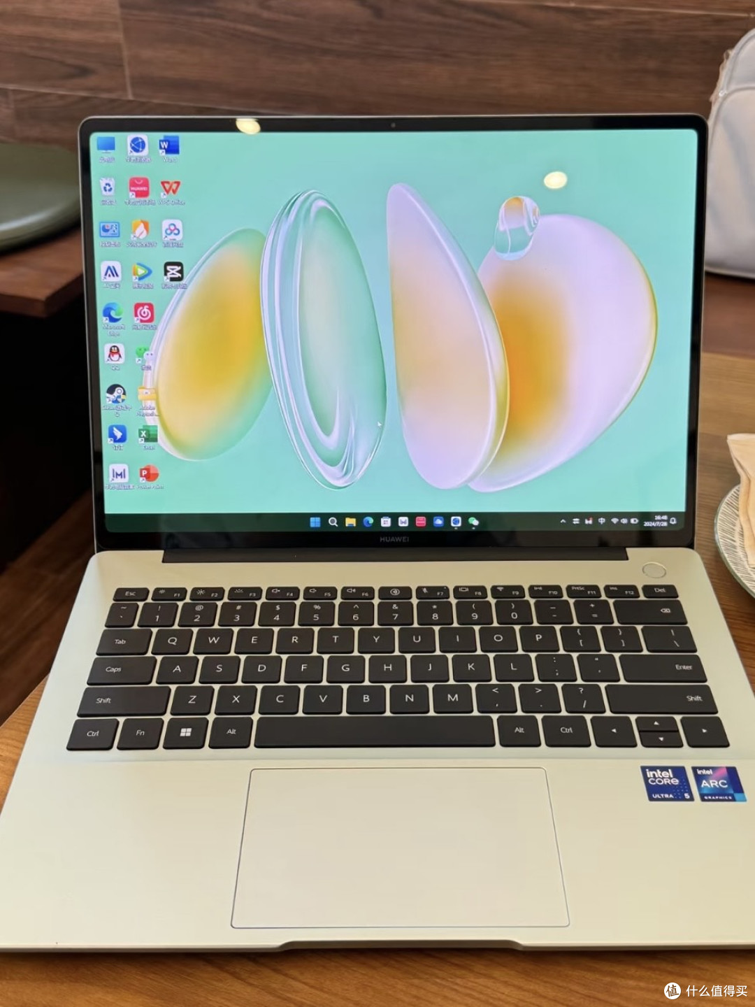 华为MateBook 14 2024开箱测评:轻薄本“六边形战士”