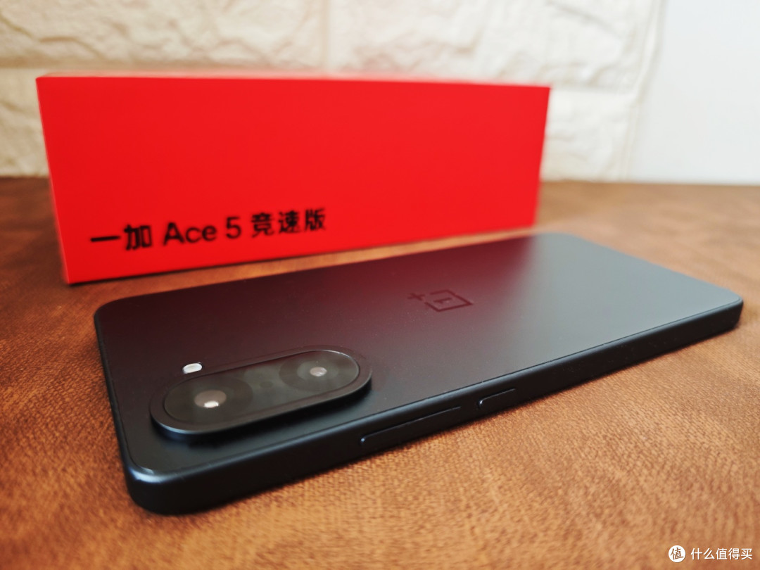 2000元预算、侧重游戏体验？实测一加Ace5竞速版综合表现