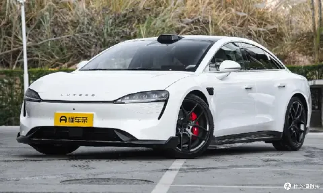 全方位对比阿维塔12与智界S7,哪一款更适合家用?