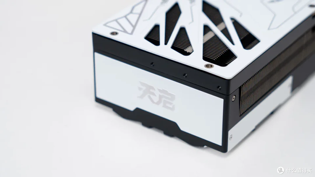 INWIN迎广Prism稜 华硕 X870E-E 索泰 5070Ti 天启装机分享