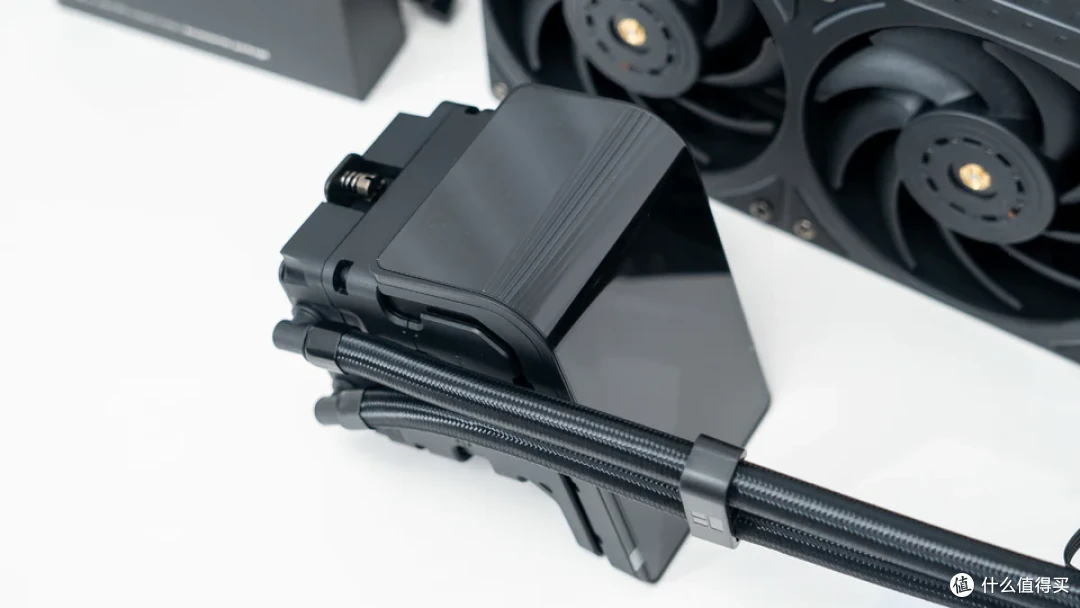 INWIN迎广Prism稜 华硕 X870E-E 索泰 5070Ti 天启装机分享