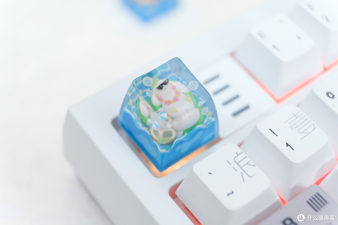 炎炎夏日的一丝清凉意，KEYMOJI键墨泳池派对个性键帽