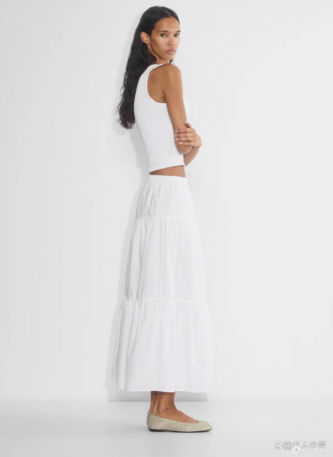 2025年夏季十大时尚趋势:打造你的完美穿搭指南