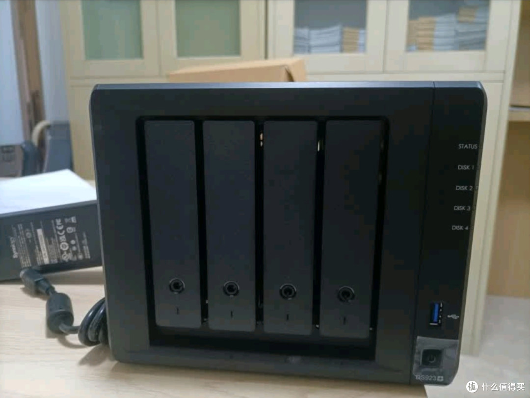 群晖 DS925 +：小巧身材，实力不俗的 NAS 好帮手