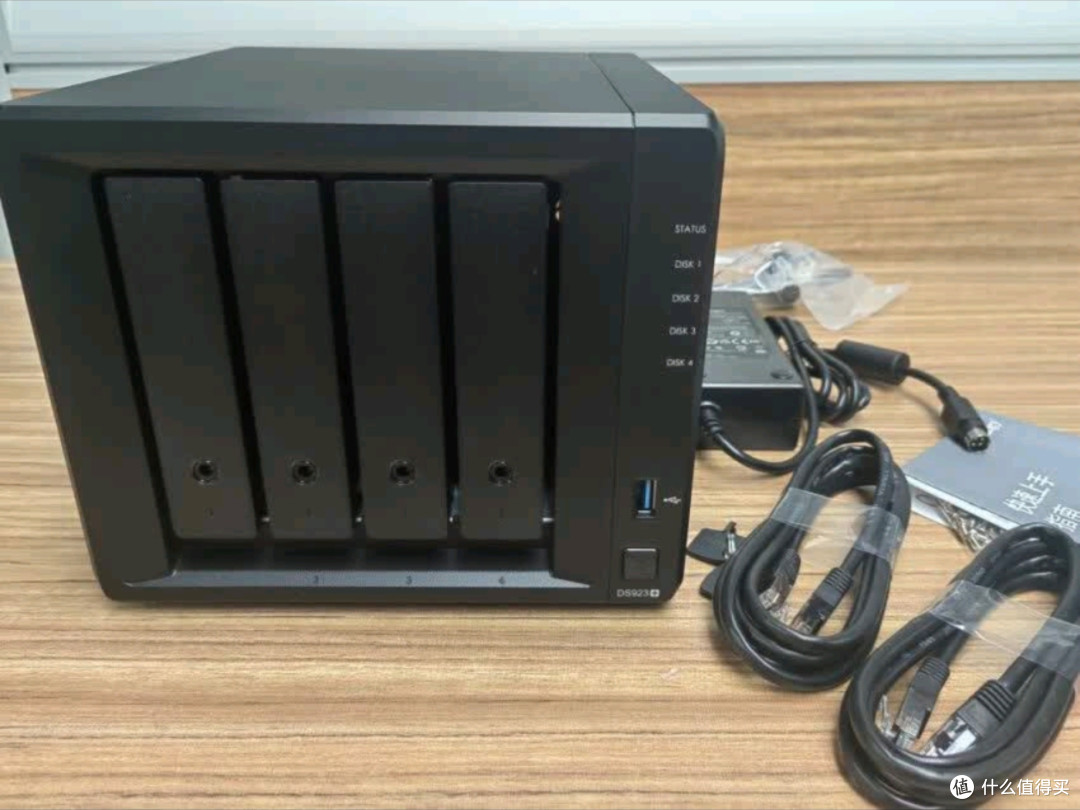 群晖 DS925 +：小巧身材，实力不俗的 NAS 好帮手