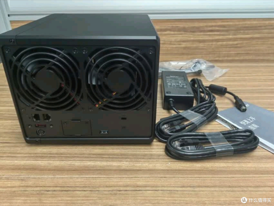 群晖 DS925 +：小巧身材，实力不俗的 NAS 好帮手