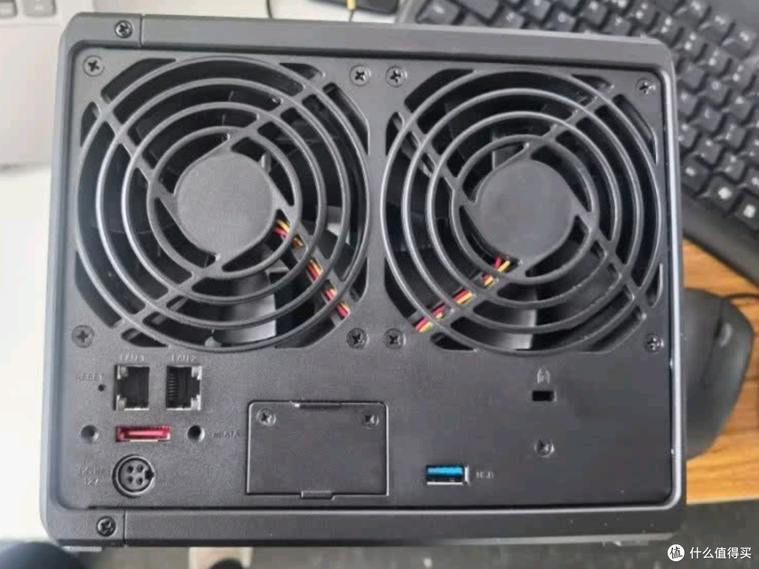 群晖 DS925 +：小巧身材，实力不俗的 NAS 好帮手