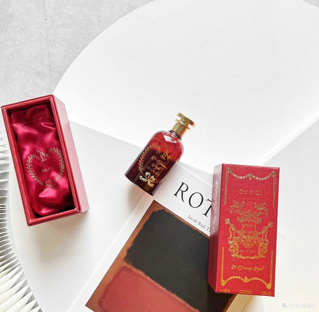 调香大师的 “暮色秘境”:GUCCI 炼金士花园 绯夜幕香水