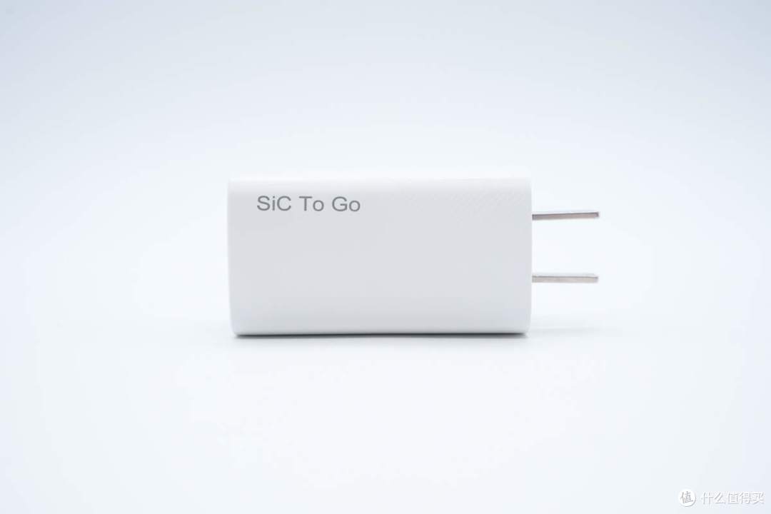 小巧体积不输氮化镓方案，铭普65W双USB-C碳化硅充电器拆解