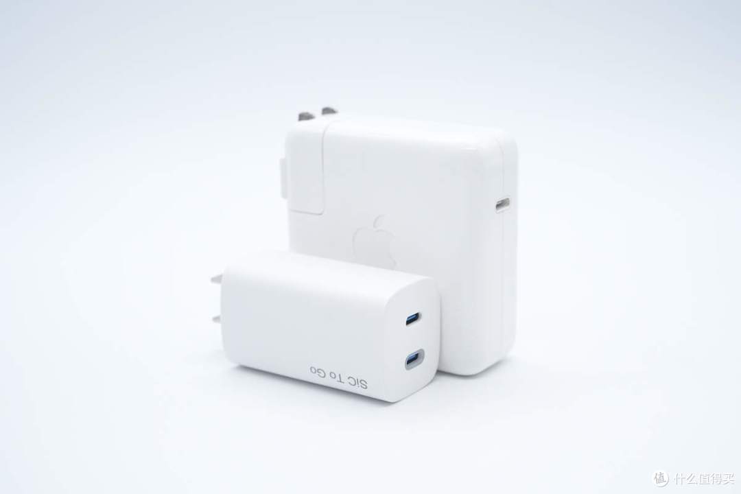 小巧体积不输氮化镓方案，铭普65W双USB-C碳化硅充电器拆解