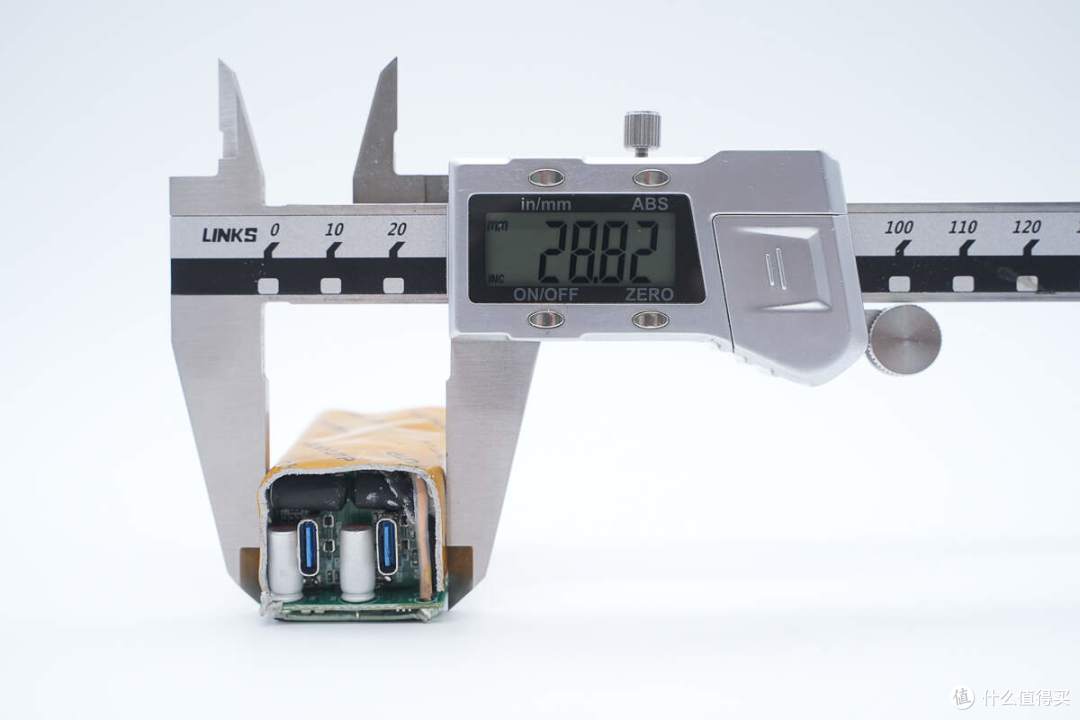小巧体积不输氮化镓方案，铭普65W双USB-C碳化硅充电器拆解