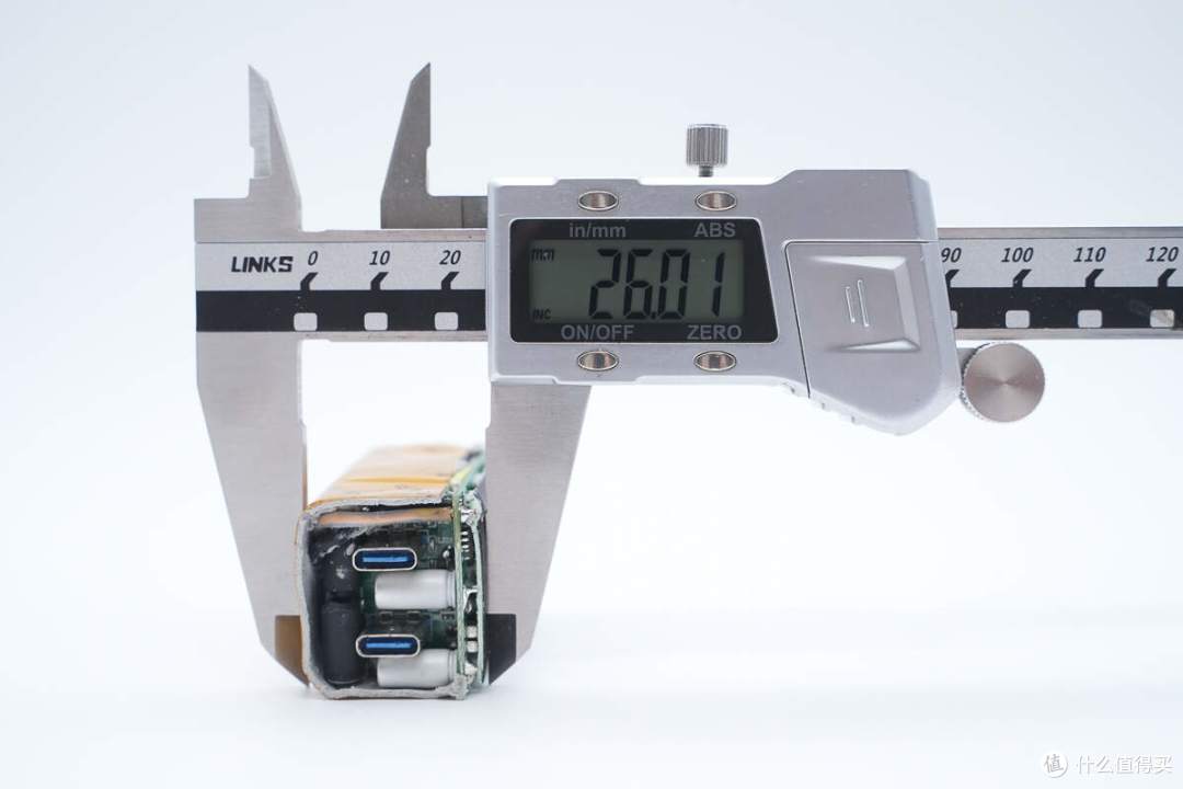 小巧体积不输氮化镓方案，铭普65W双USB-C碳化硅充电器拆解