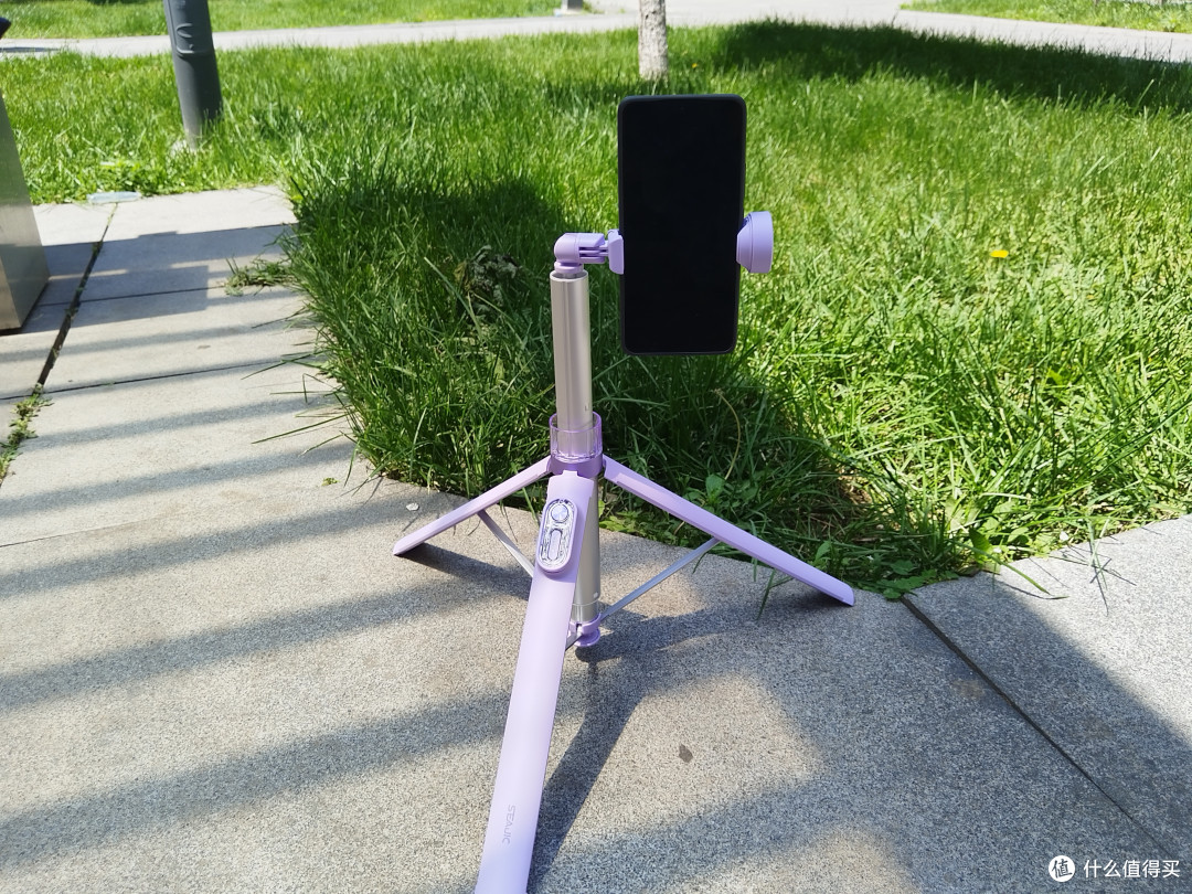 施吉客落地开自拍杆,有了它,带娃出游不用当手忙脚乱特种兵了