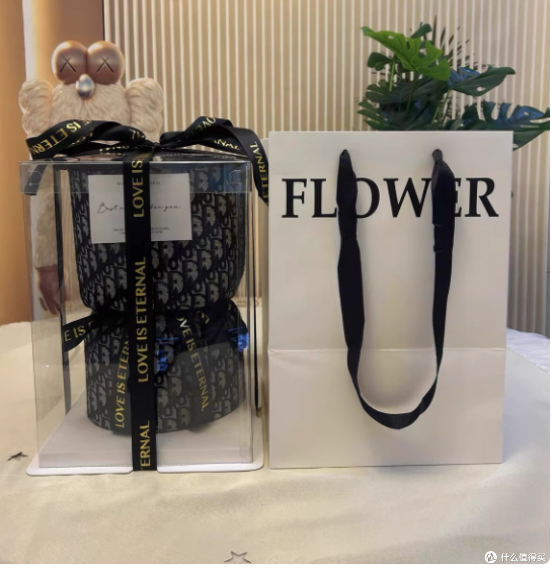 摩卡登旗舰店:冰丝内裤花束包装,让爱意绽放于每一个特别时刻
