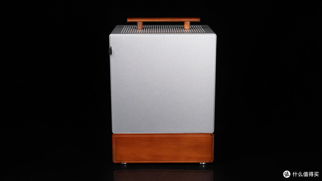 实木风桌面主机:9600X+七彩虹CVN B850M战列舰+耕升RTX 5060追风