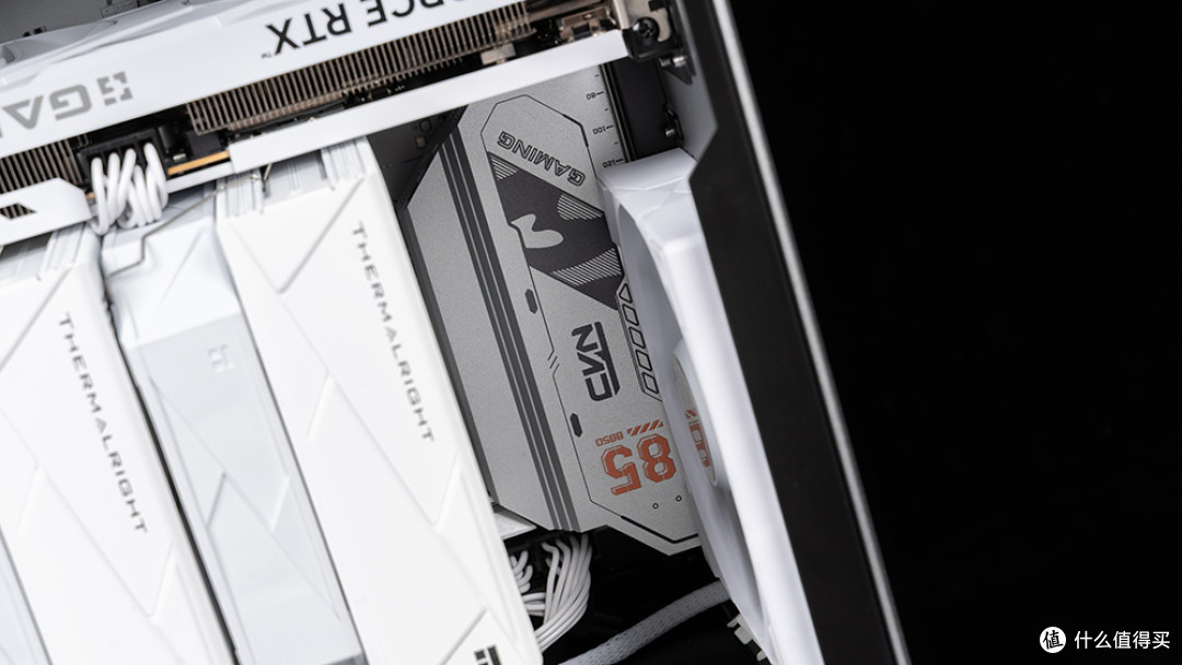 实木风桌面主机:9600X+七彩虹CVN B850M战列舰+耕升RTX 5060追风