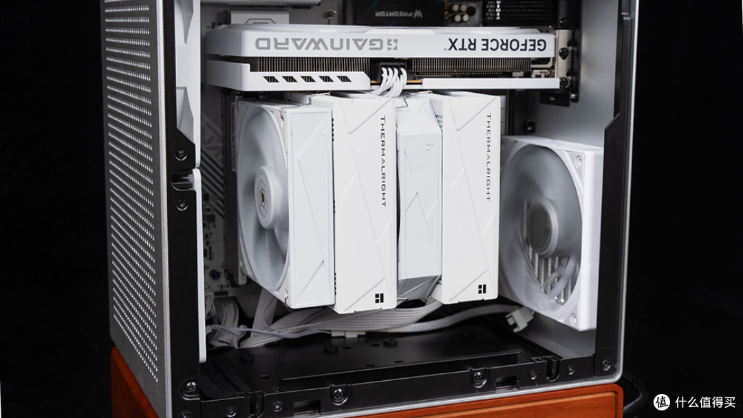 实木风桌面主机:9600X+七彩虹CVN B850M战列舰+耕升RTX 5060追风