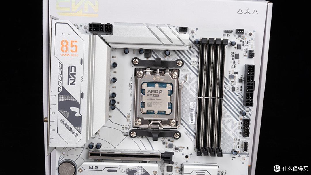 实木风桌面主机:9600X+七彩虹CVN B850M战列舰+耕升RTX 5060追风