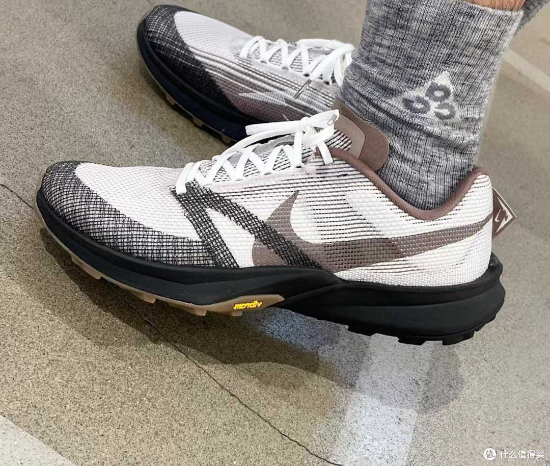Nike Kiger 10越野跑鞋:颜值在线,脚感舒适