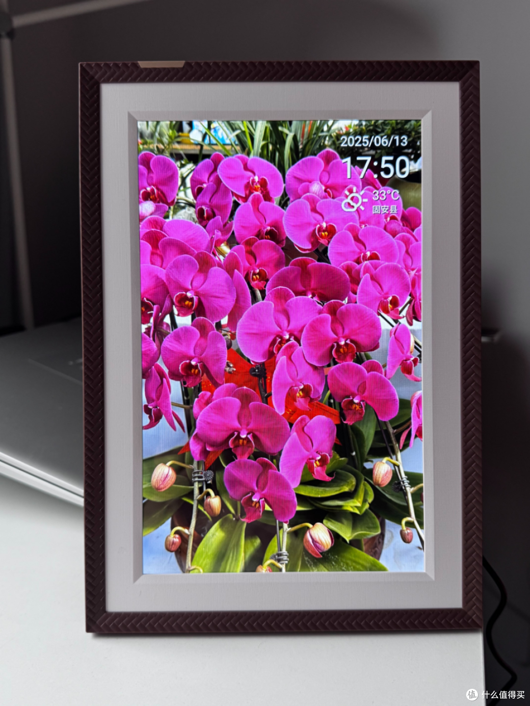 照片只能存手机相册?ARZOPA D10 数码相框解锁照片展示新体验